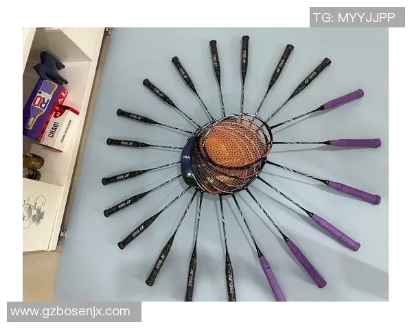 羽毛球装备选购指南球拍推荐与欧冠足球的完美结合