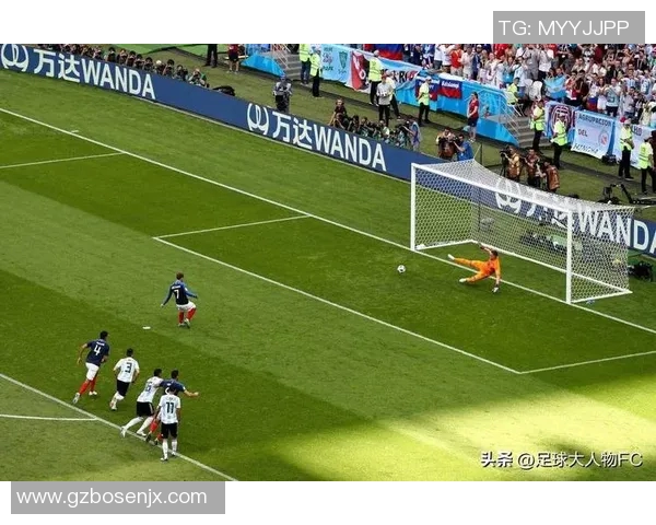 实时新闻深入剖析杭州足球队区域防守战术及其在比赛中的应用效果